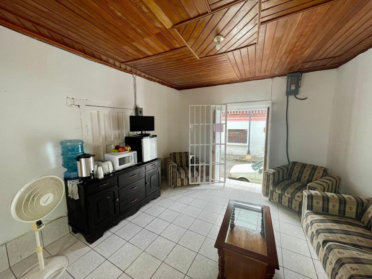 Hostal Inn 1 弗洛勒斯 外观 照片