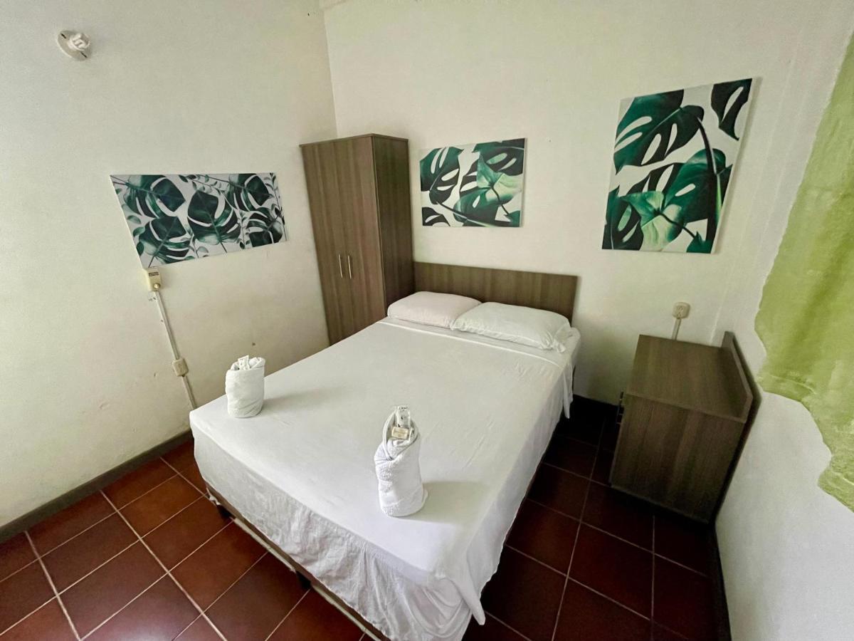 Hostal Inn 1 弗洛勒斯 外观 照片